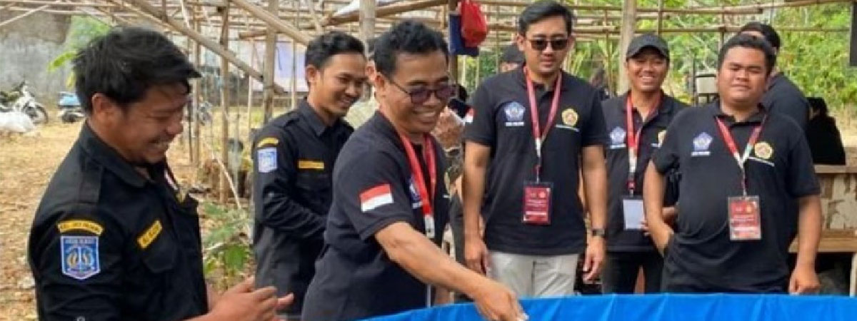 Kegiatan gotong royong pemuda